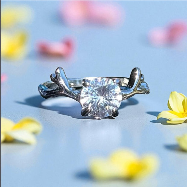 Elegant Synthetic Zircon Alloy Ring